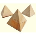 Marmeren piramide 8 cm